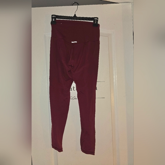 Aerie Women's Burgundy Leggings - Picture 2 of 3